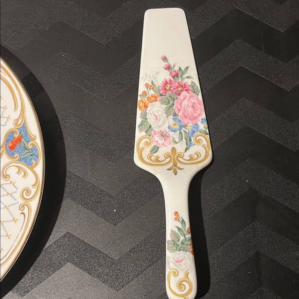 Floral Porcelain Cake Plate and Server Set - Pink Floral - Picture 4 of 6